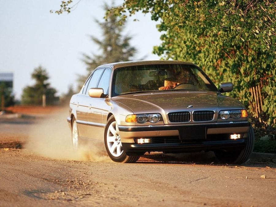 BMW 7-Series 1998 года  (US) (фото 5 из 7)